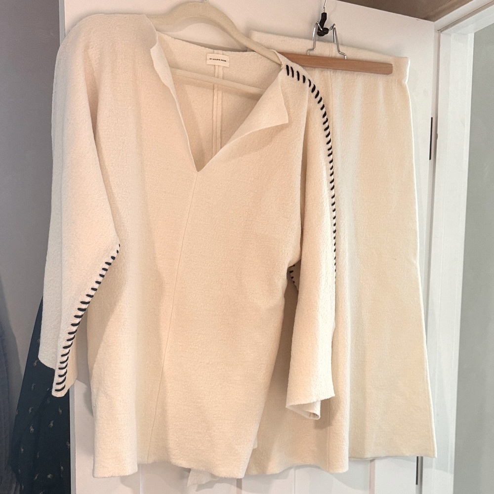Women's Cream Knit Sweater with Contrast Stitching
